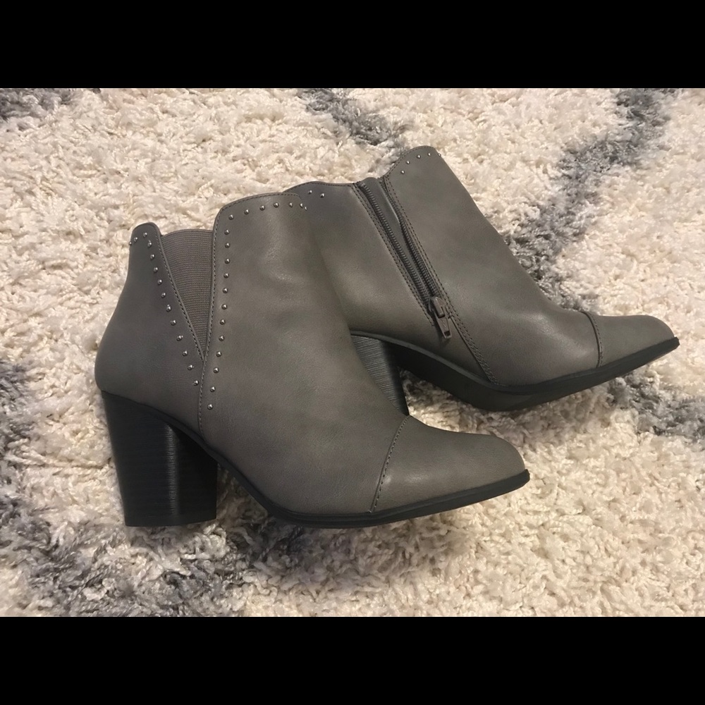 NWOT Size 10 LC Lauren Conrad Studded Heel Booties